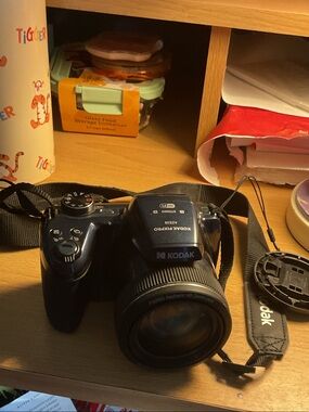 Kodak pixPro Black,dark navy Digital Bridge Camera with Zoom Lens